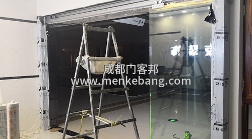 成都寫字樓自動(dòng)感應(yīng)門案例,裝修公司感應(yīng)門案例,辦公室無框玻璃感應(yīng)門案例